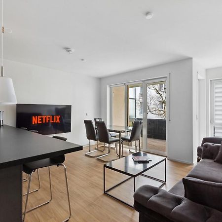 Eindrucksvolle Zwei-Zimmer-Wohnung Mit Balkon Und Grosser Kueche Λειψία Εξωτερικό φωτογραφία