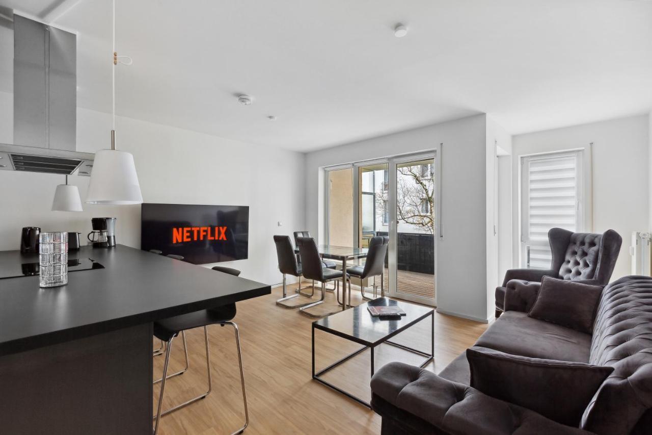 Eindrucksvolle Zwei-Zimmer-Wohnung Mit Balkon Und Grosser Kueche Λειψία Εξωτερικό φωτογραφία