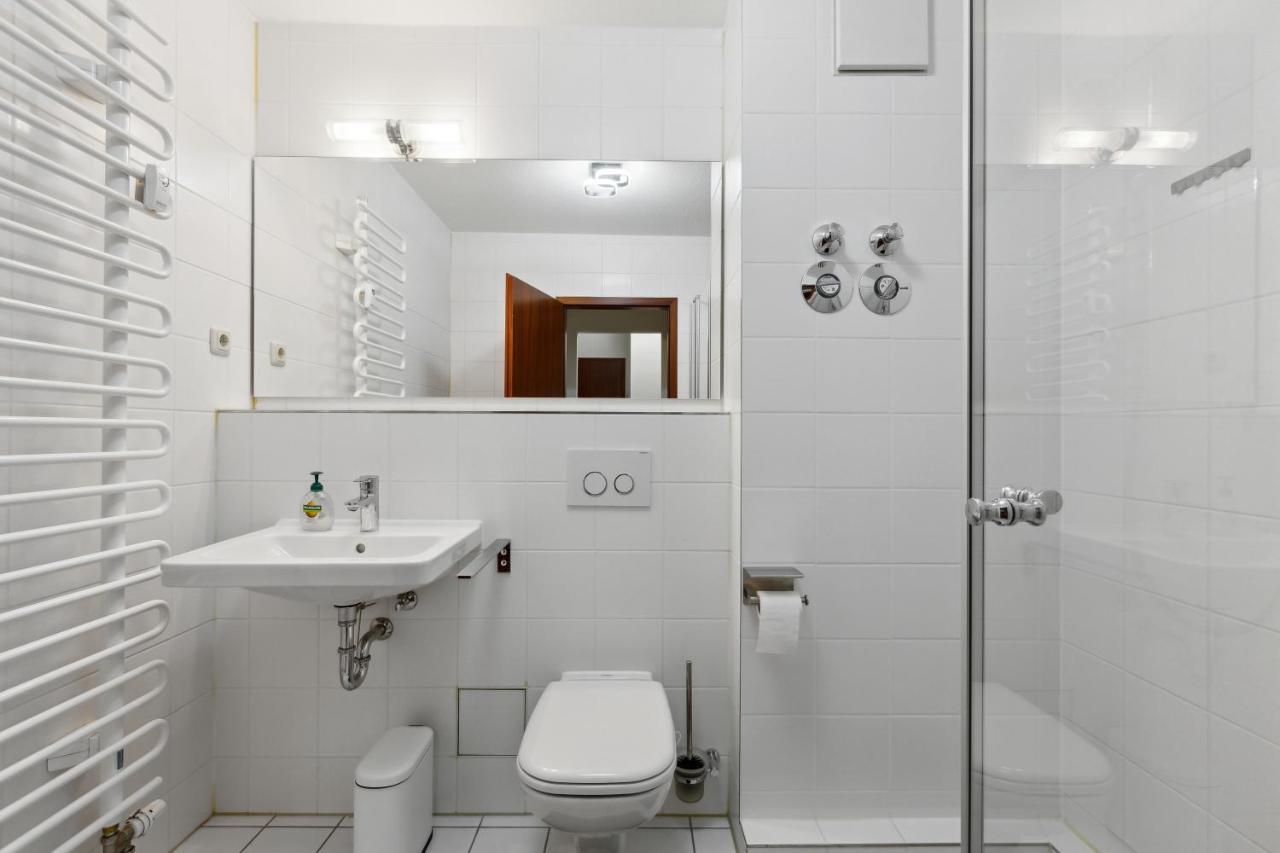 Eindrucksvolle Zwei-Zimmer-Wohnung Mit Balkon Und Grosser Kueche Λειψία Εξωτερικό φωτογραφία