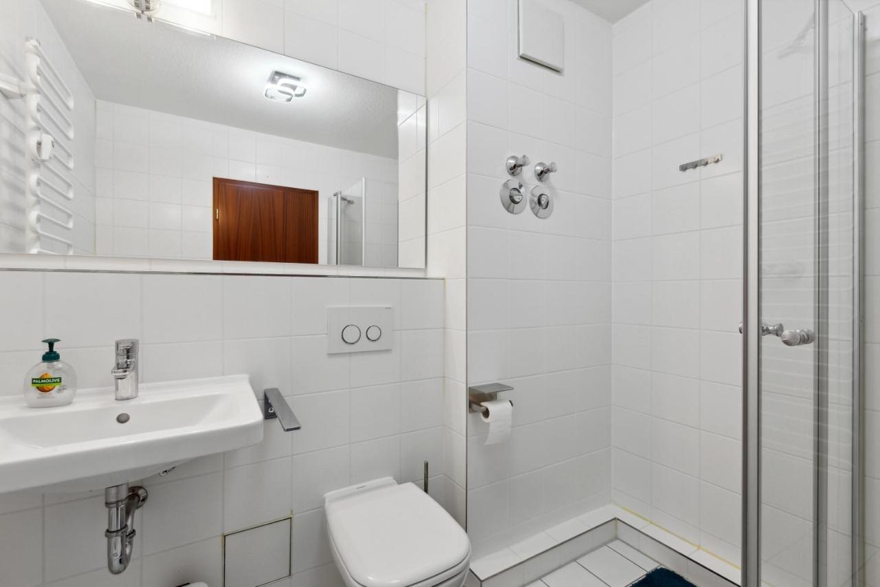 Eindrucksvolle Zwei-Zimmer-Wohnung Mit Balkon Und Grosser Kueche Λειψία Εξωτερικό φωτογραφία